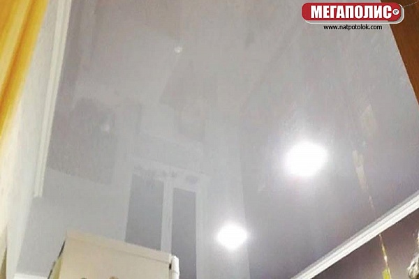 заказать Глянцевые натяжные потолки 