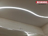 Световые линии на натяжном потолке в ванной